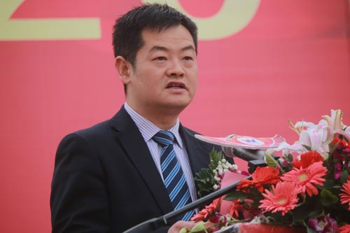 成都萬(wàn)通汽修學(xué)校校長(zhǎng)李迎春致辭