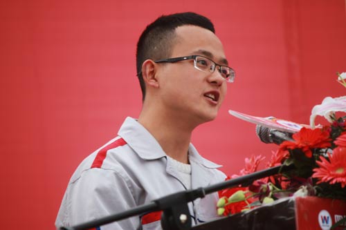 獲獎(jiǎng)學(xué)生代表柳秋健發(fā)言