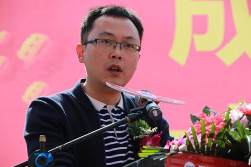 成都市龍泉驛區(qū)就業(yè)局副局長陳致辭
