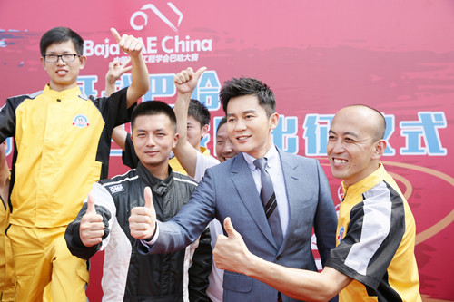 李晨為萬通學子出戰巴哈加油