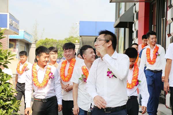重游母校 尋找溫暖的記憶