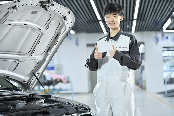 汽車美容養護 女生也可學的專業