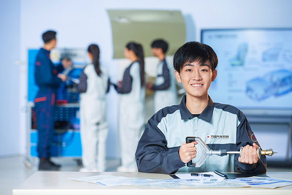 學汽車技術 人生不再迷茫