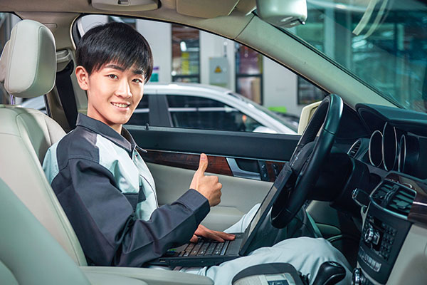 萬通手把手教學 真車實訓學技術