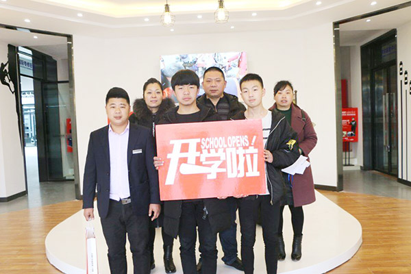 選熱門汽車專業(yè) 走精英人才之路